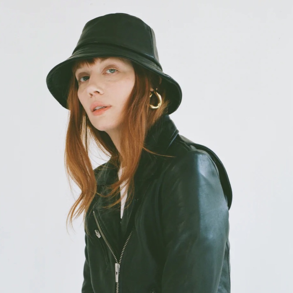VEDA Ginger Leather Bucket Hat Black - Picture 1 of 6
